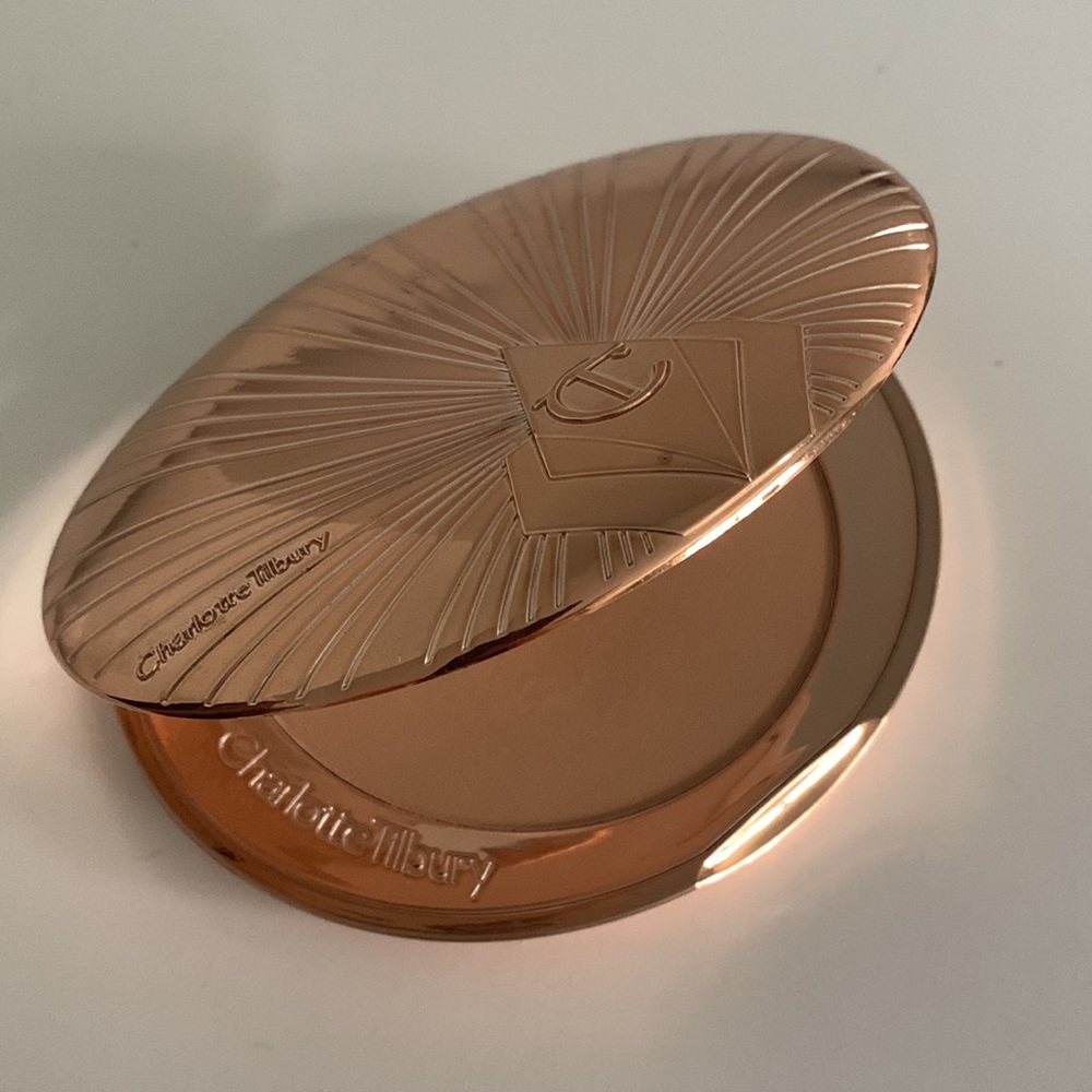 Shade 1 Charlotte Tilbury Airbrush Bronzer Shade 1